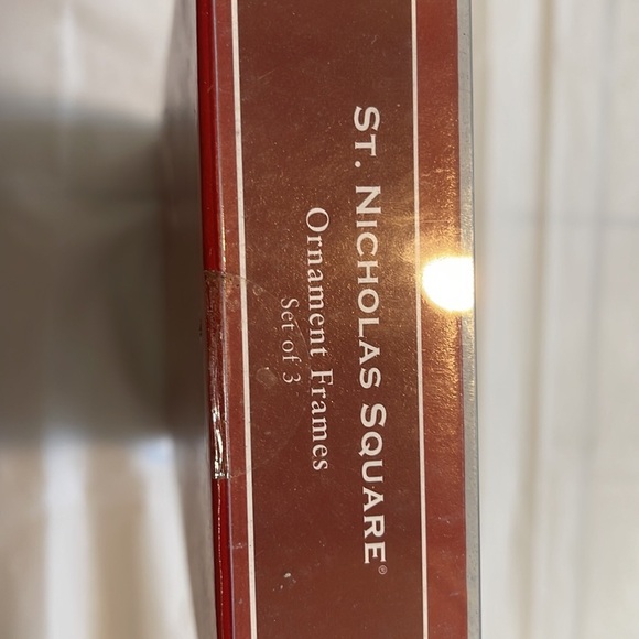 St. Nicholas Square set of 3 Christmas ornaments - Picture 2 of 6